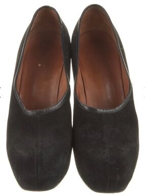 Women's Black Suede Pumps